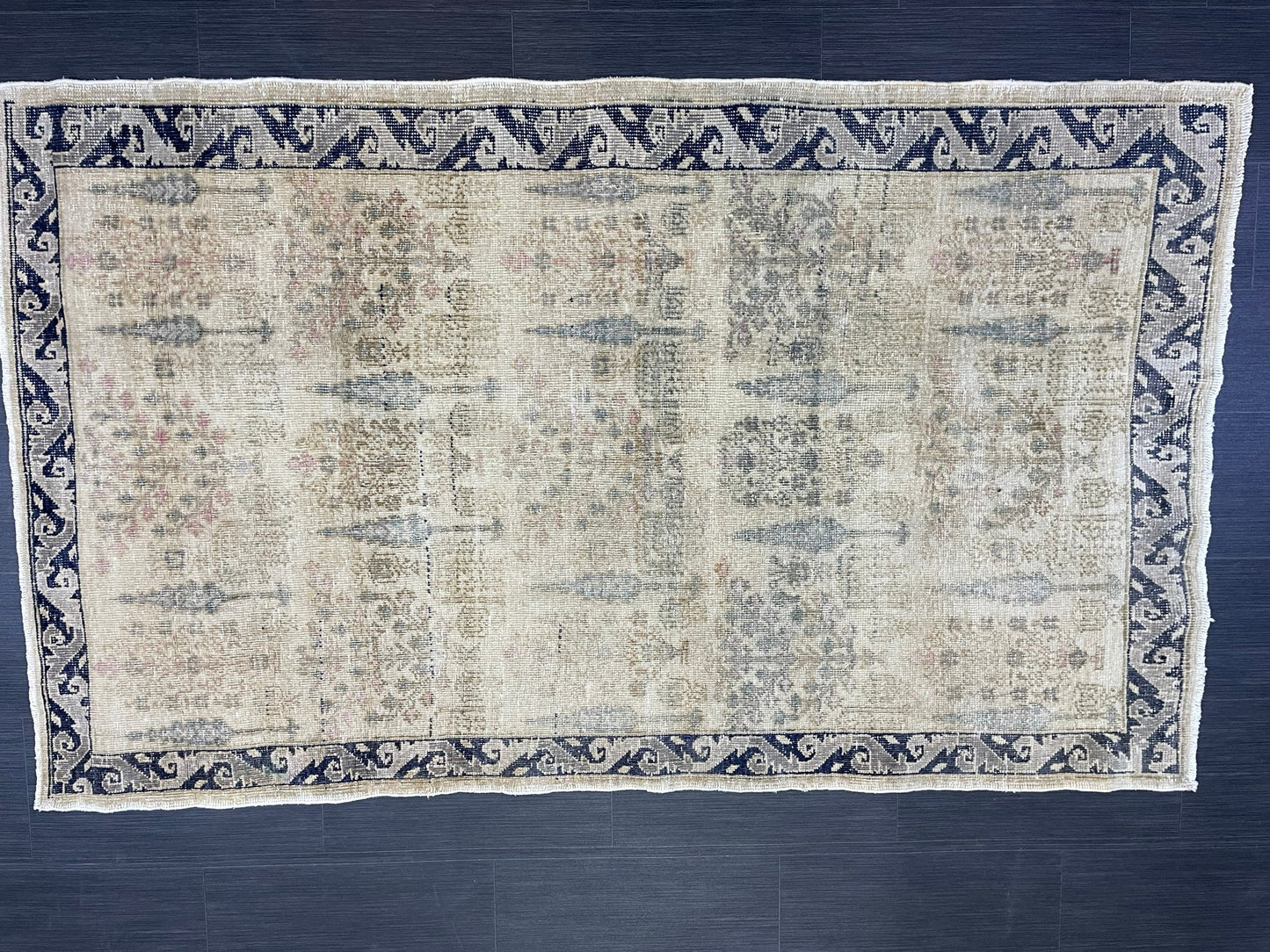 Vintage Rug, Muted Handmade 4 x 6.7  Rug, Natural Wool Oushak Rug Hand Knotted, Vintage Turkish Rug Living Room Rug