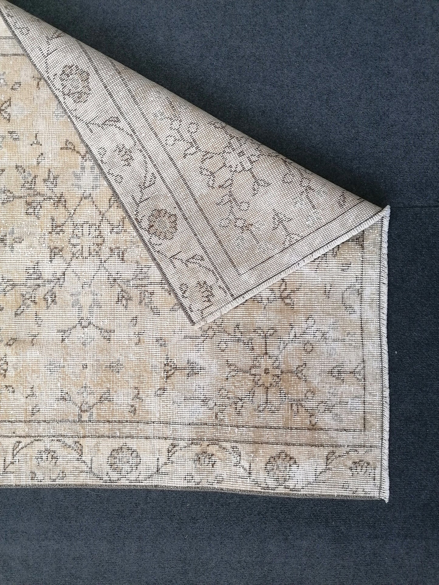 Muted distressed vintage rug 5'10x3'6 turkish rug, muted rug oushak rug floral rug oriental rug antique rug