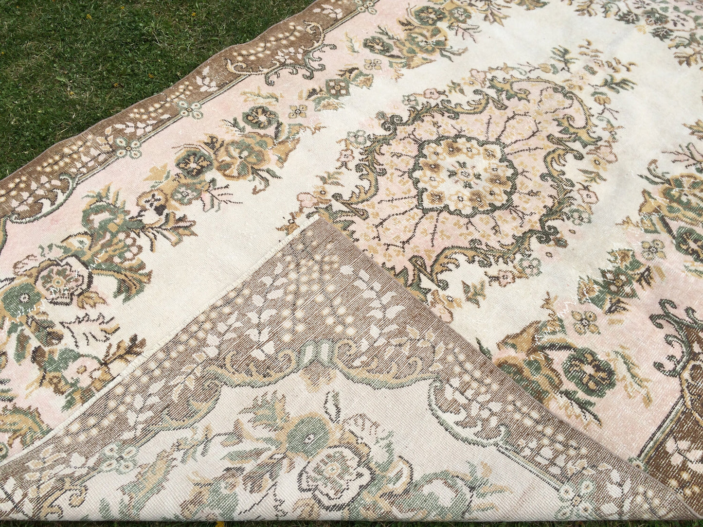 9 x 5.6 Turkish Rug Large Area Rugs Oushak Vintage Rug Oushak Rug Turkish Oushak Rug Soft Pink Rug 6x9 Muted Persian Rug