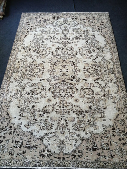 10 x 6.4  Floral Rugs, Hand Made Rug, Oushak Rug, Rustic Rug, Bohemian Rug, Muted Rug , Turkish Rug, Farmhouse Rug, Vintage Rug, Wool rug