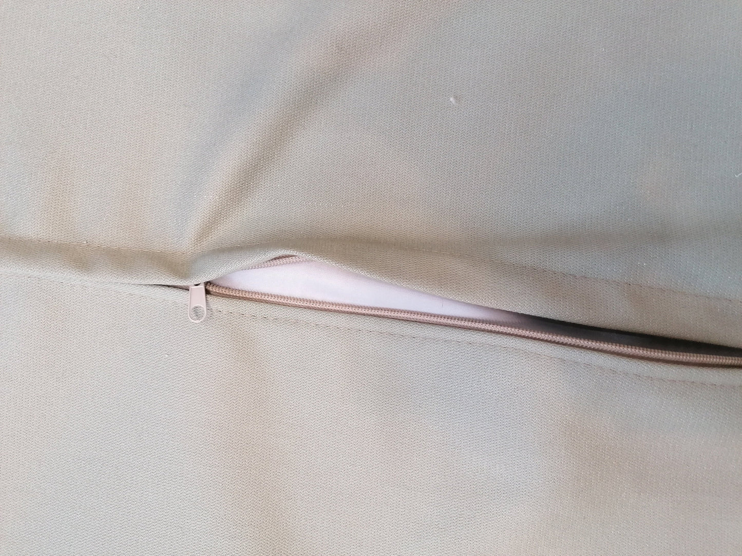 Faded turkish pillow hand made rug, vintage smalls rug, anatalion pillows rug, old pillows team