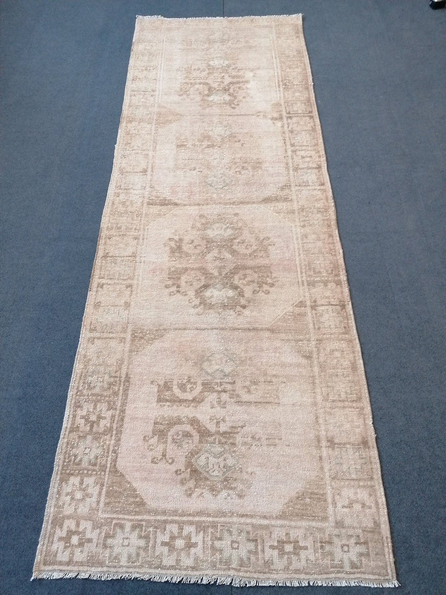Neutral vintage rug, oushak rug, 3'2x9'2 hallway handmade rug
