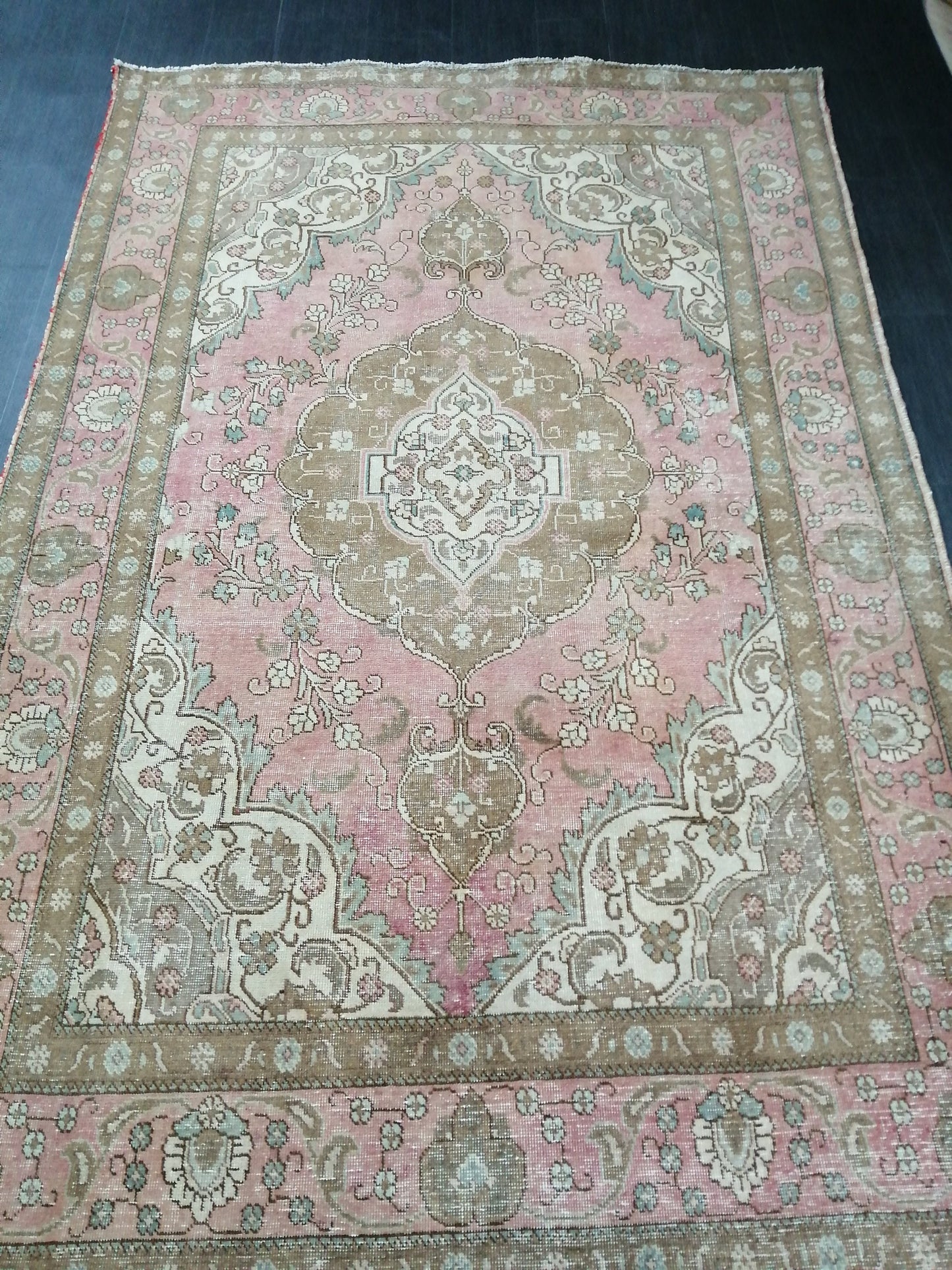 Vintage rug,  Muted Persian  Rug, 6.3 x 9.6 ft. Rug, turkish Rug, Pink Oushak  rug, Pink Handmade Rug, Hand Knotted Rug, wool Rug,