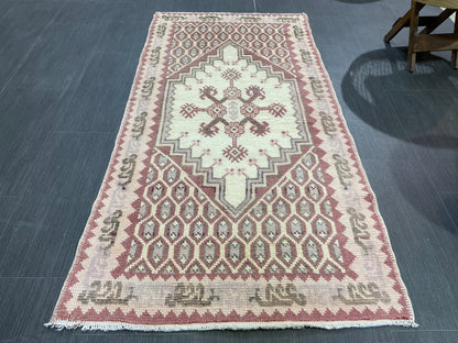 Vintage Rug, Oriental Handmade Rug, 2.6 x 5 Oushak Rug, Rustic Rug, Natural Wool Rug, Fun Turkish Rug, Persian Rug, Soft Wool Rug