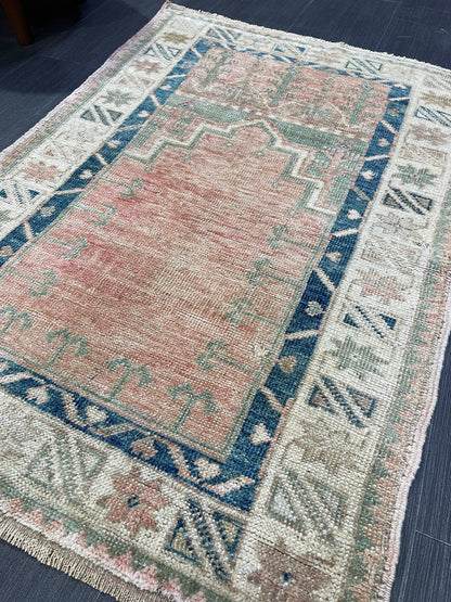 Muted Vintage RUG, Turkish Oushak Rug, Antique 2.5 x 3.7 Rug, Vintage Wool Rug, Handmade Rug, Hand Knotted Rug, Meditation Rug, Fun Rug