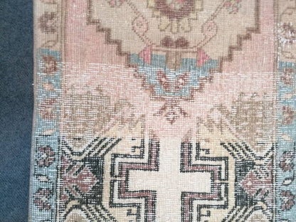 Turkısh small rug, anatolian  vıntage rug, entery hand made rug, wool rug 1'9x3'9 feet