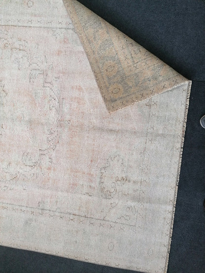 Distressed vintage rug 5'8x9 muted hand made rug, faded antique rug, rustic rug, floral rug turkish rug farmhouse rug,vintage rug, wool rug