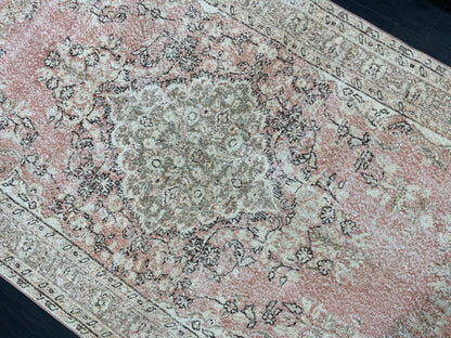Floral Vintage RUG Antique TURKISH Rug Vintage Distressed 5.4 x 10 Rug Wool Oushak Rug Hand Made Vintage Rug Pink Persian Rug