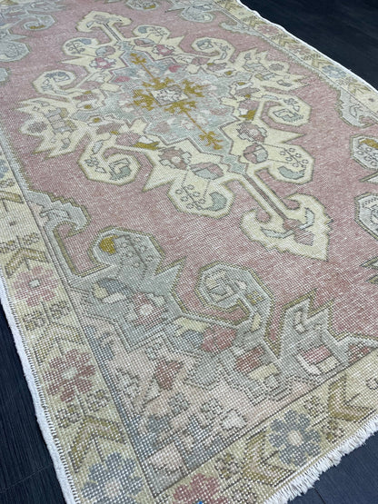 Vintage Rug, Persian Rug, Muted Handmade 4.7 x 7.4 Rug, Natural Wool Oushak Rug Hand Knotted, Vintage Turkish Rug