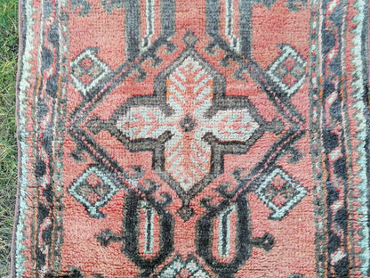 Shaggy oushak rug turkish rug vintage rug vintage 5'9x2'10