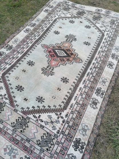 Vintage turkish rug, oushak vintage rug, kitchen rug, wool rug. hand made rug, are rug, 4'5x7'2 feet