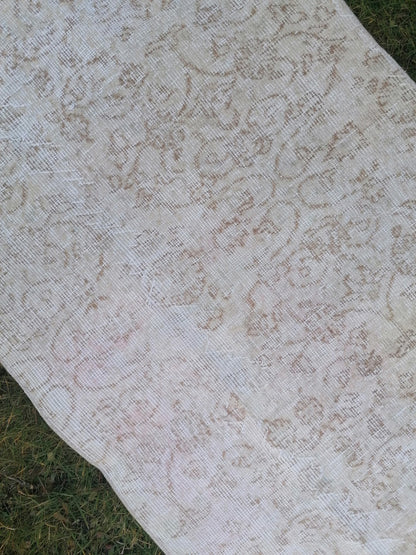 Faded turkish runner 9'x2'8 muted turkish runner, runner rug, kitchen runner, vintage runner rug