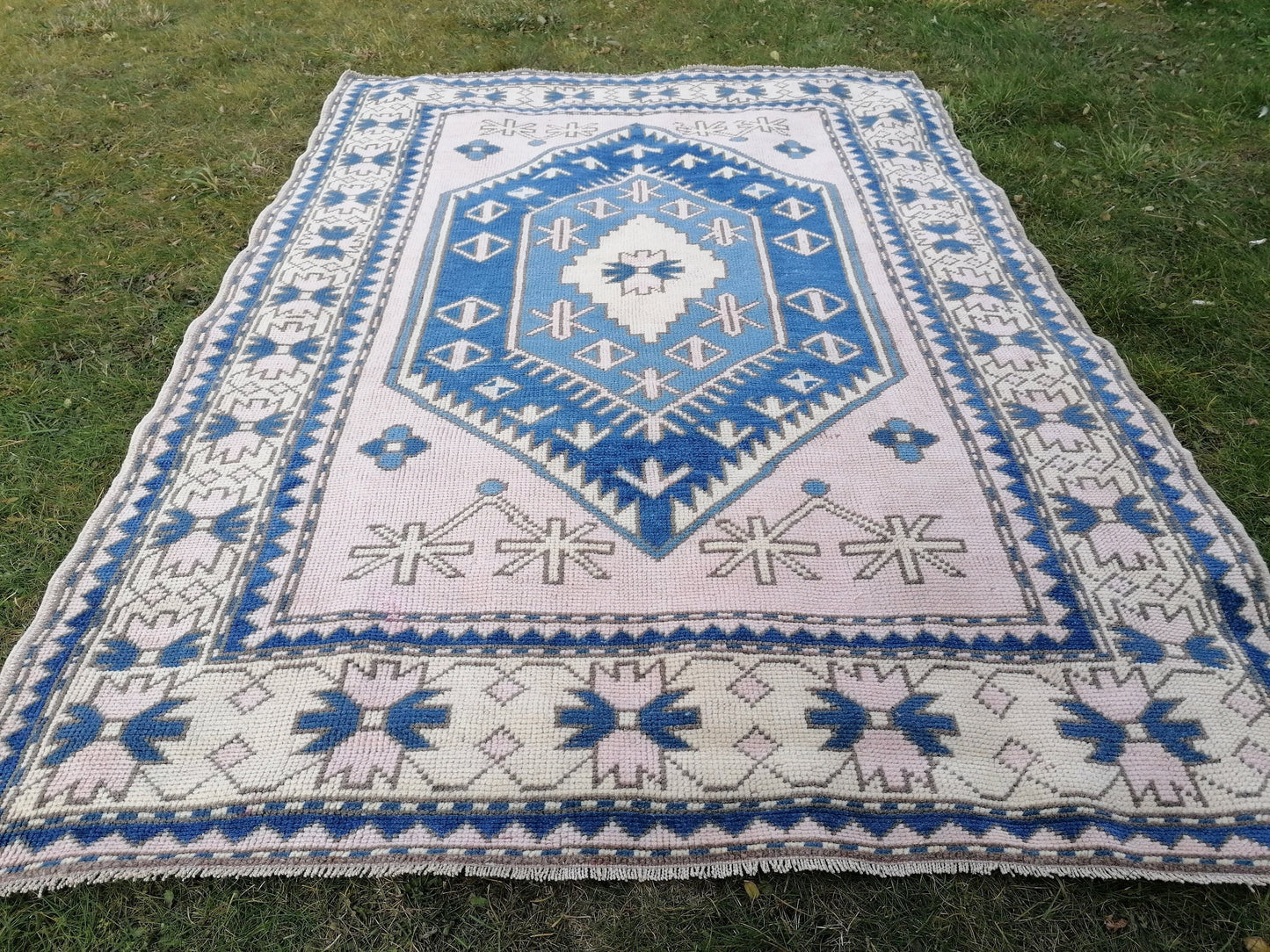4.9 x 6.10 Turkish rug, vintage turkish soft color rug, oushak rug