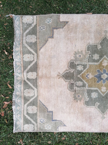 Turkish runner rug, vintage runner rug, vintage oushak rug, vintage anatolian rug,unique hand made rug,kitchen runner rug 8'5x2'6