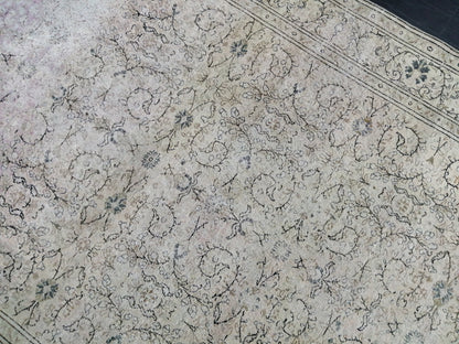 Muted Distressed Vintage Rug 9.2 x 6 Turkish  Rug, Muted Rug Oushak Rug Floral Rug Oriental Rug Antique Rug