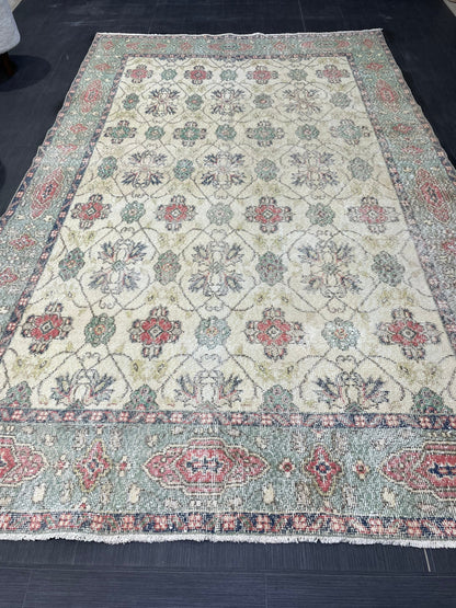 Vintage Rugs, Eclectic 5.8 x 9.4 Rug, Shabbychic Rug, Rustic Rug, Handmade Rug, Vintage Turkish Rug, Farmhouse Rug, Distressed Persian Rug