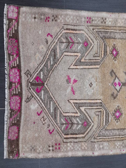 Small Turkish Rug 2.6 x 4.5 ft Mini Rug Small Area Rug Turkish Rug Oushak Rug Kurdish Hand Made Rug Oriental Vintage Rug Door Mat Rug
