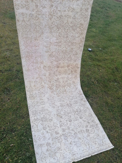 Faded turkish runner 9'x2'8 muted turkish runner, runner rug, kitchen runner, vintage runner rug