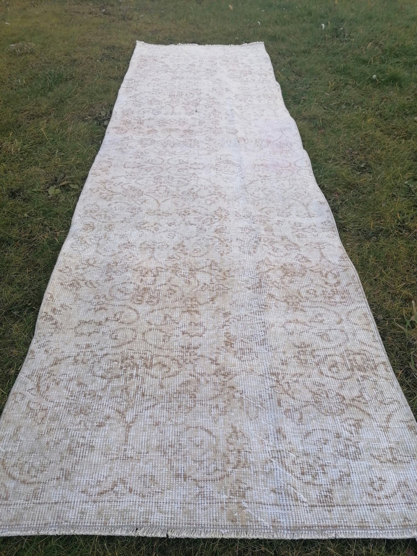 Faded turkish runner 9'x2'8 muted turkish runner, runner rug, kitchen runner, vintage runner rug