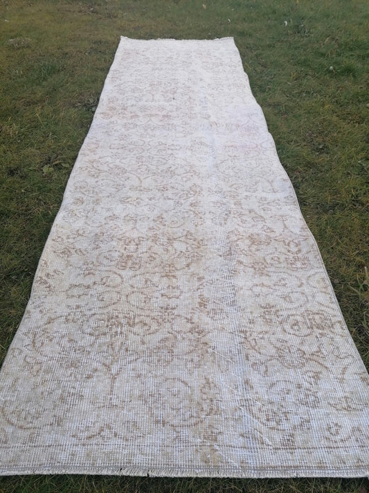 Faded turkish runner 9'x2'8 muted turkish runner, runner rug, kitchen runner, vintage runner rug
