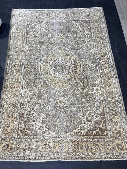 Persian Rug, Vintage 6.7 x 9.9 Rug, Handmade Rug, Hand Knotted Oushak Rug, Turkish Rug Kitchen Rug Wool Rug, Dark Rug, Brown Black Rug