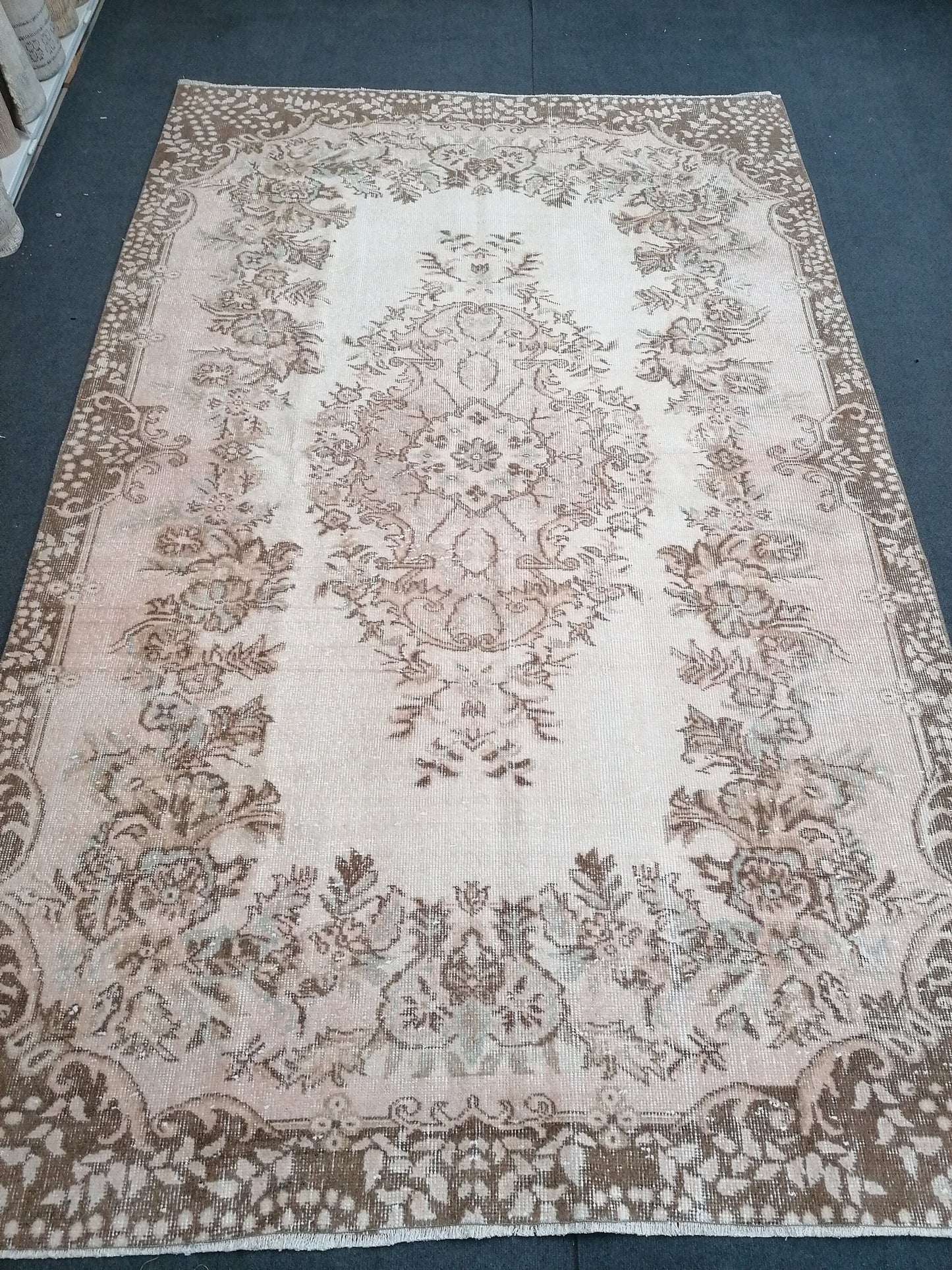 Muted oushak rug, large turkish oushak rug, pastel vintage rug, vintage oushak rug 9'5x5'10 feet unique hand made rug