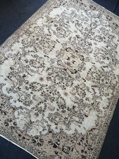 10 x 6.4  Floral Rugs, Hand Made Rug, Oushak Rug, Rustic Rug, Bohemian Rug, Muted Rug , Turkish Rug, Farmhouse Rug, Vintage Rug, Wool rug