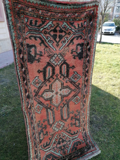 Shaggy oushak rug turkish rug vintage rug vintage 5'9x2'10