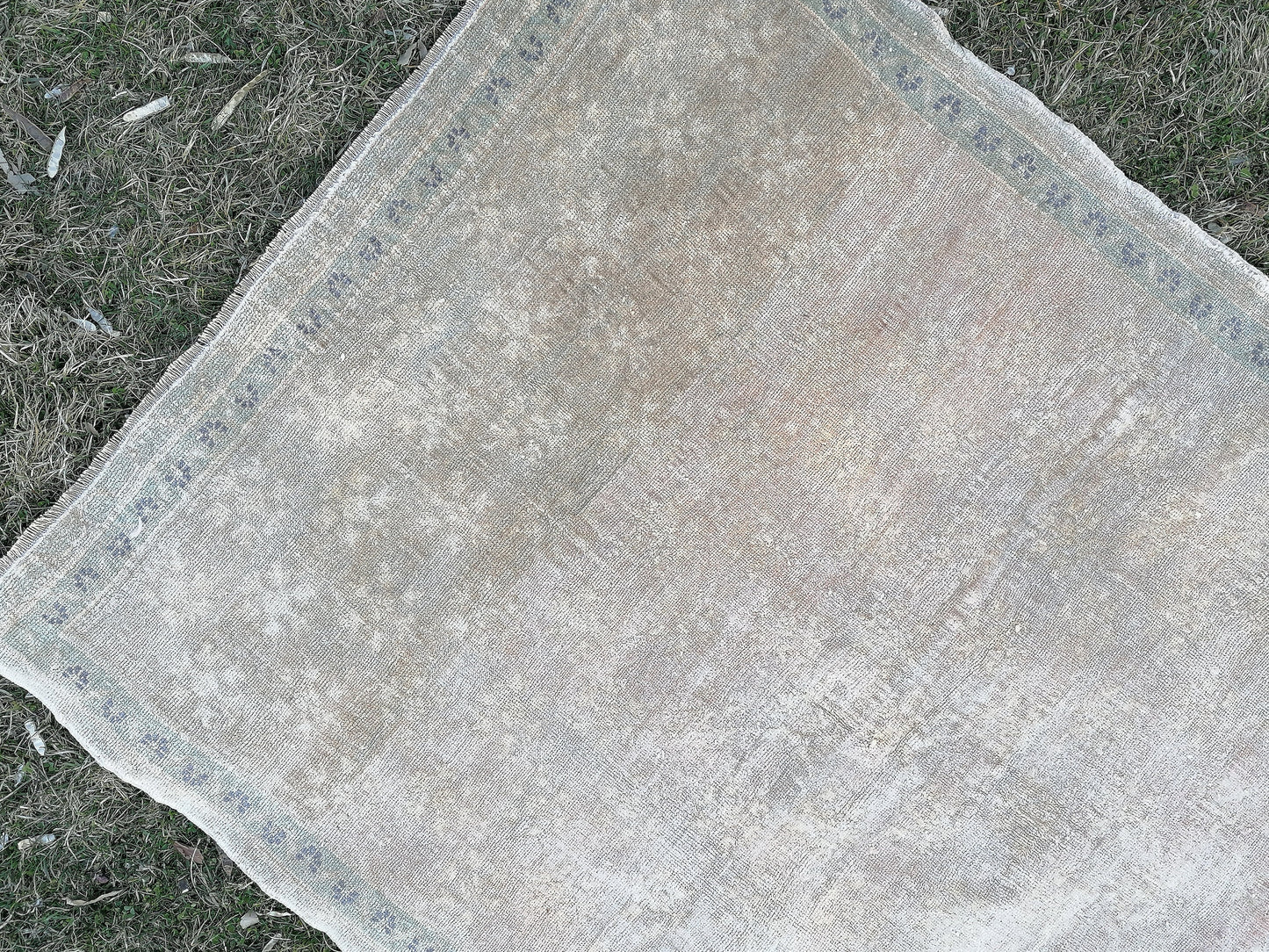 Turkısh neatural muted rug, vıntage wool rug 4'2x6'4 oushak hand made rug