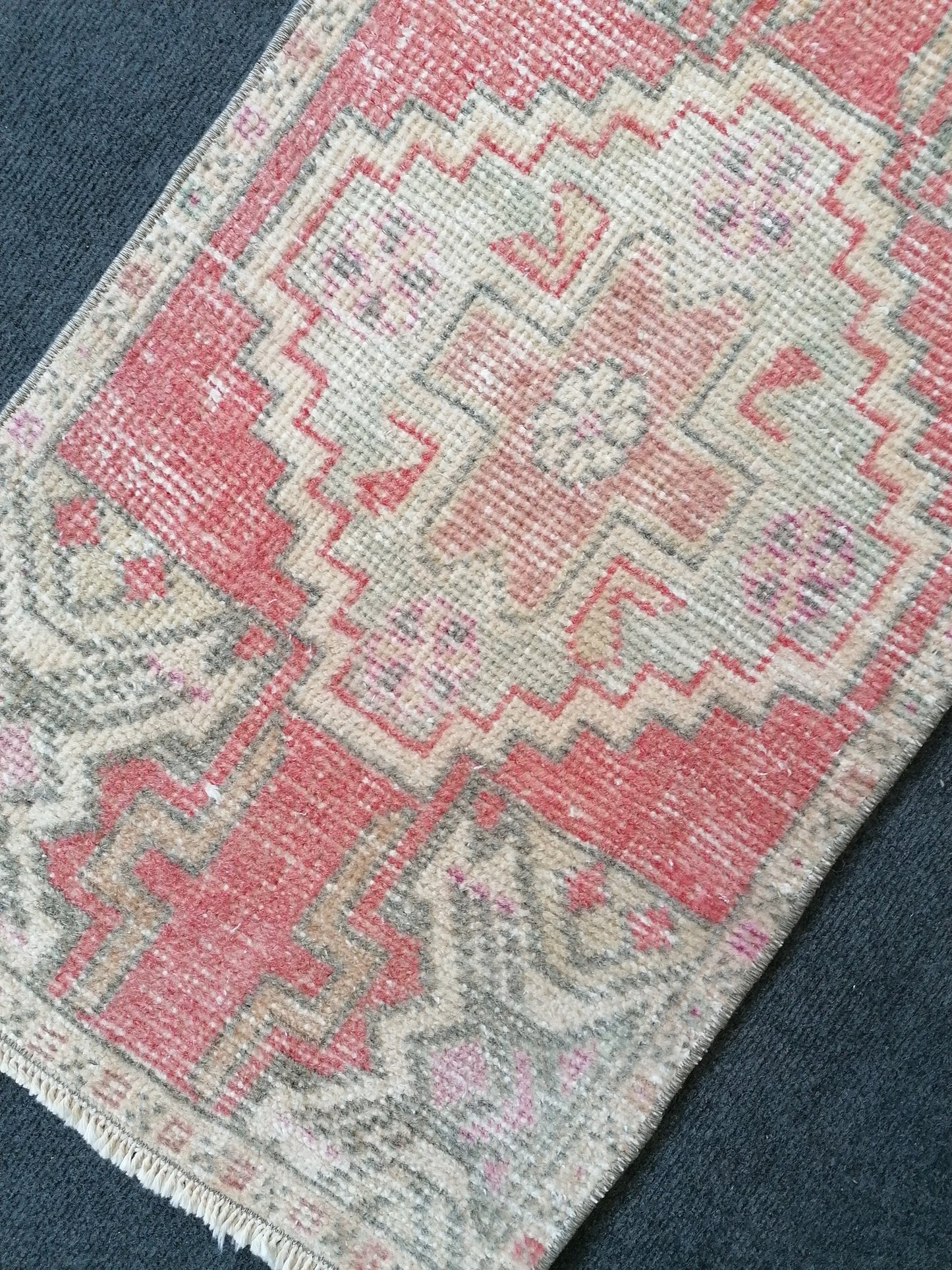 Vıntage small rug,wool hand made rug,turkısh rug 2'11x1'6