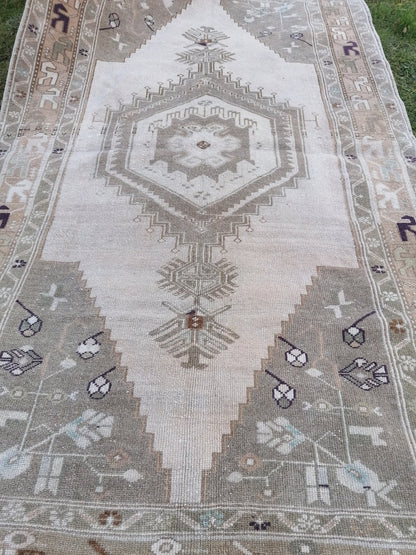 9x4'7 faded vintage turkish rug,oushak vintage kitchen rug,vintage anatolian bohemian rug,unique hand made bohemian