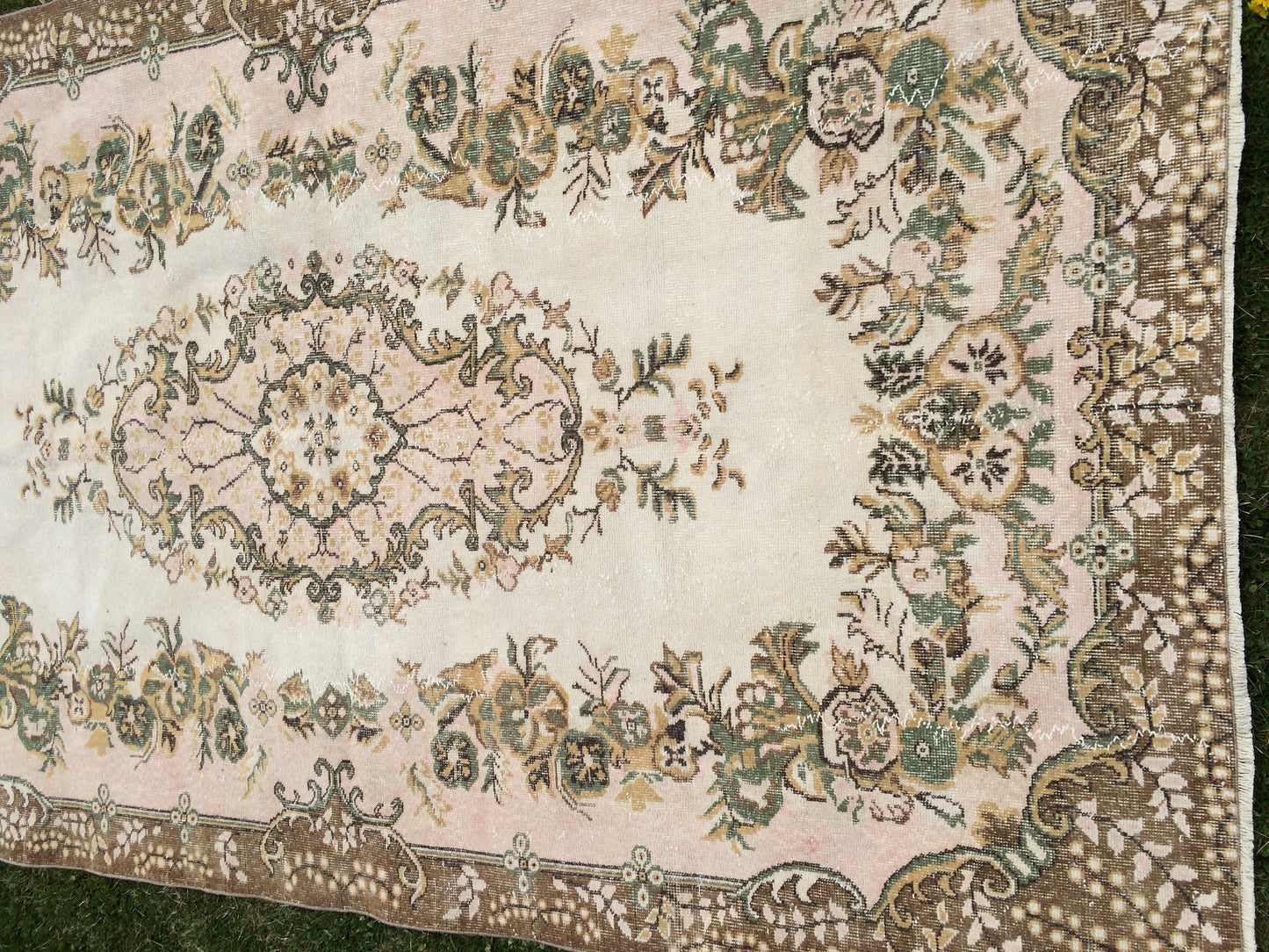 9 x 5.6 Turkish Rug Large Area Rugs Oushak Vintage Rug Oushak Rug Turkish Oushak Rug Soft Pink Rug 6x9 Muted Persian Rug