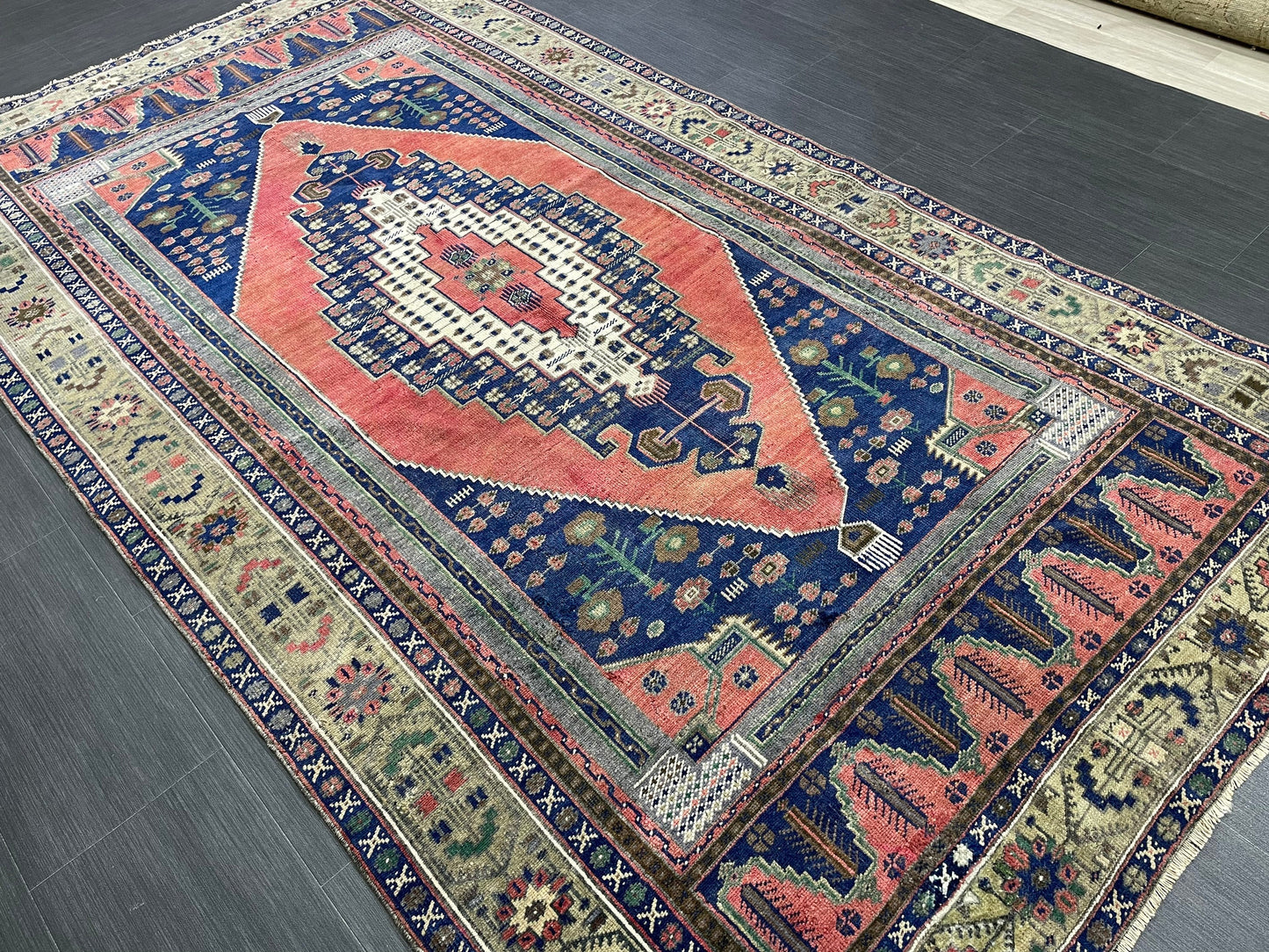 OUSHAK RUG TURKISH Vintage 4.9 x 9 Rug Vintage Oriental Rug Vintage Rug Wool Hand Knotted 5x9 Rug Hand Made Rugs Vintage Turkish Rug