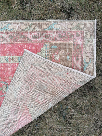 Turkısh rug 5'5x3'3 vıntage rug,wool rug,