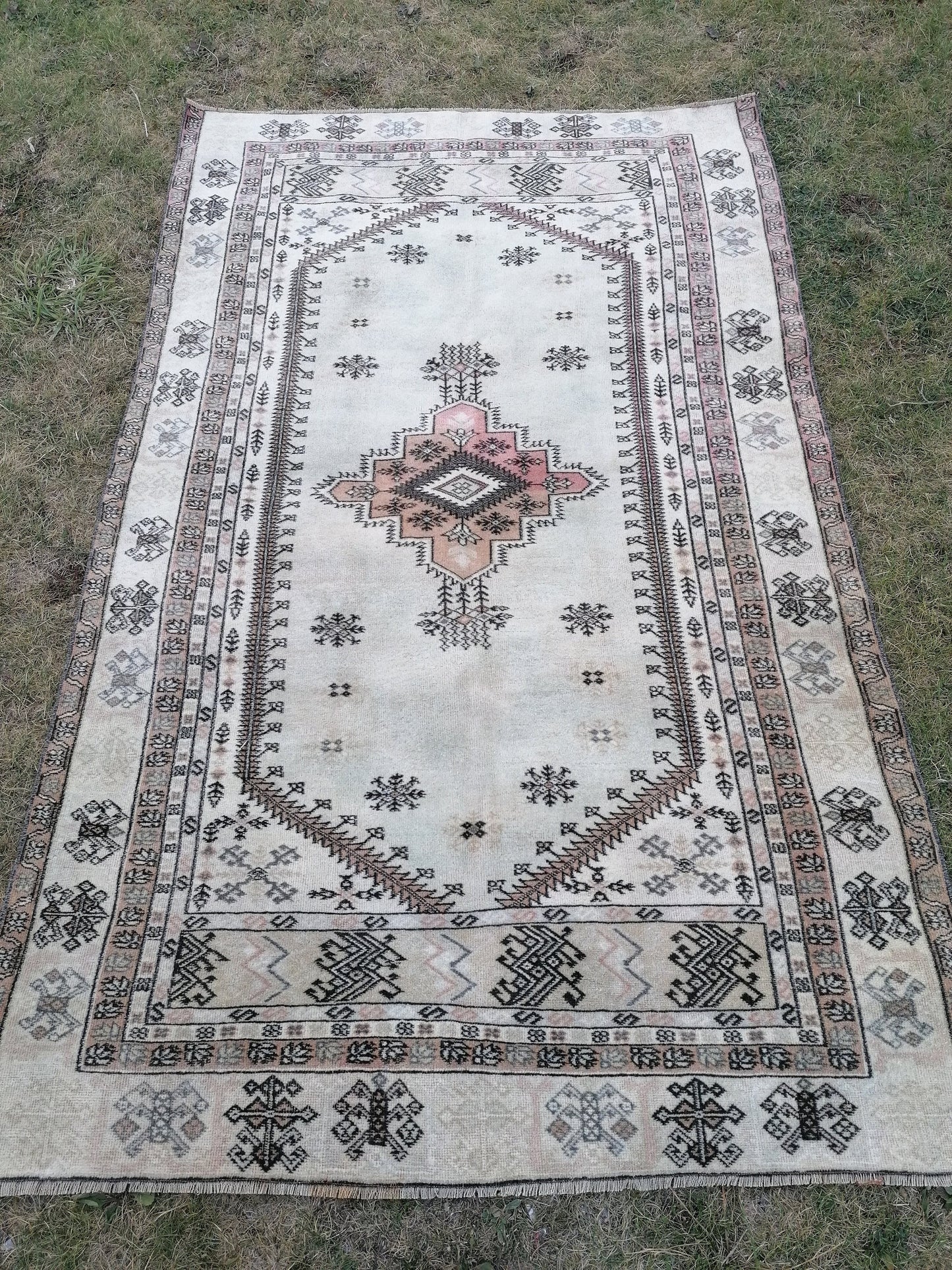 Vintage turkish rug, oushak vintage rug, kitchen rug, wool rug. hand made rug, are rug, 4'5x7'2 feet