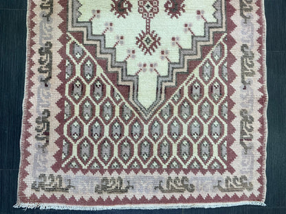 Vintage Rug, Oriental Handmade Rug, 2.6 x 5 Oushak Rug, Rustic Rug, Natural Wool Rug, Fun Turkish Rug, Persian Rug, Soft Wool Rug