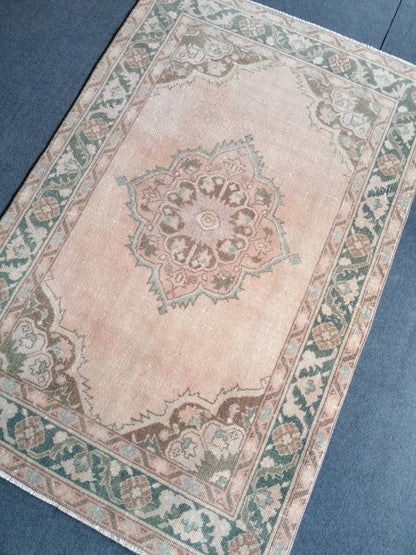 Natural handmade wool rug 3'5x5'4 living room rug, bohemian rug, vintage rug,oushak rug, entery rug