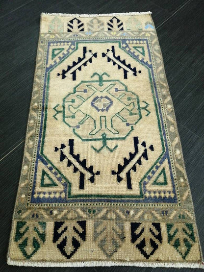 Vintage Turkish Rug Mini Rug Small Area Rug Pink Turkish Rug Oushak Rug Pink Hand Made Rug Vintage Rug Small Oriental Rug Small Persian Rug