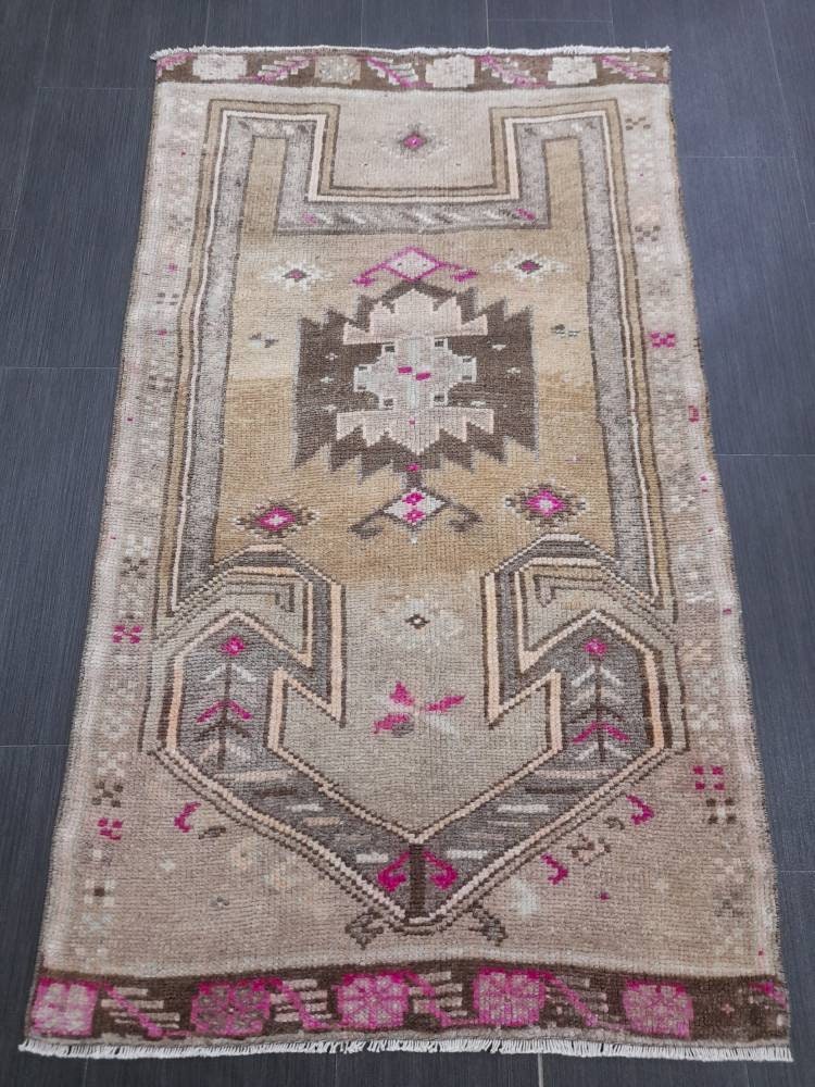 Small Turkish Rug 2.6 x 4.5 ft Mini Rug Small Area Rug Turkish Rug Oushak Rug Kurdish Hand Made Rug Oriental Vintage Rug Door Mat Rug