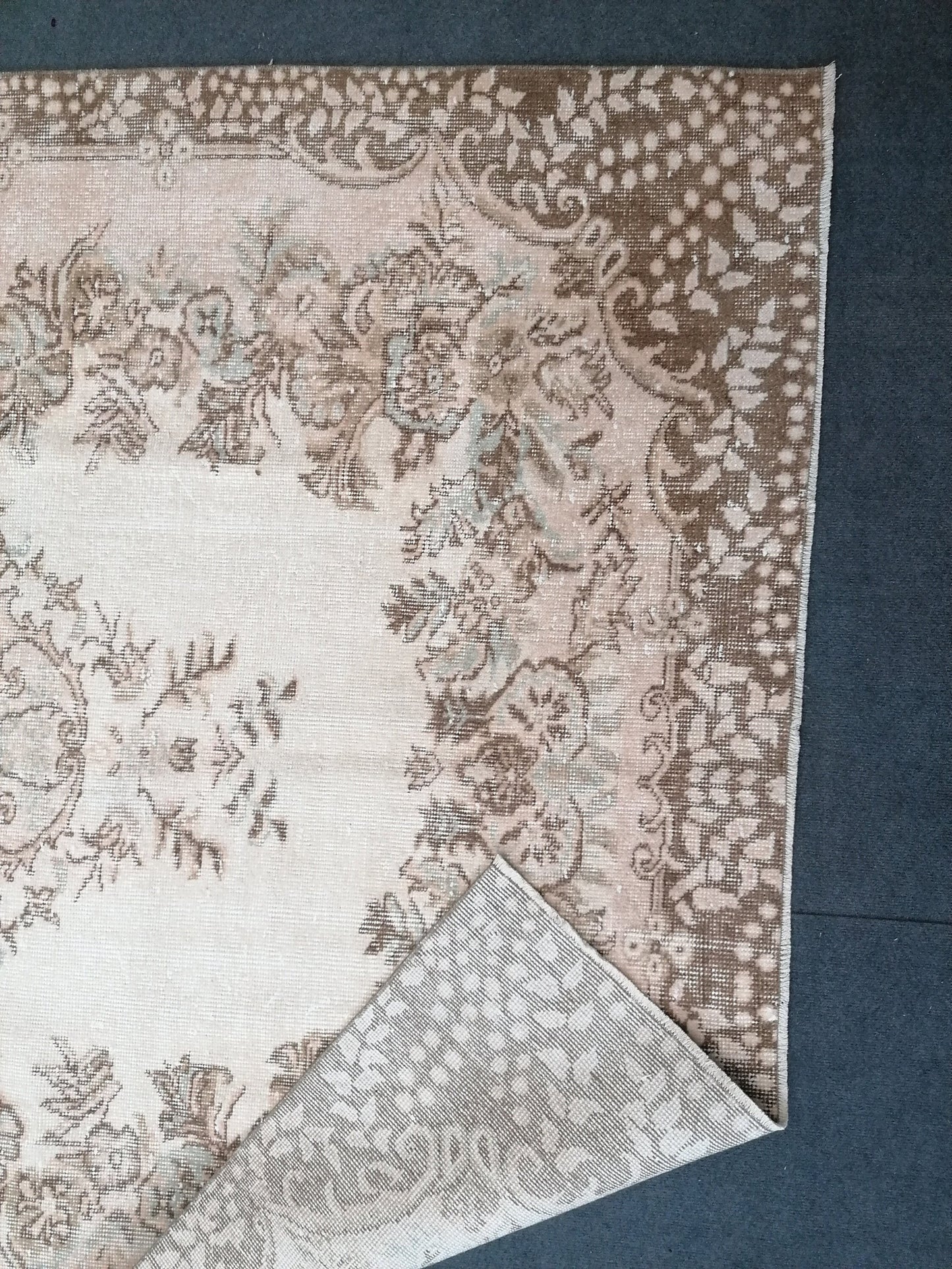 Muted oushak rug, large turkish oushak rug, pastel vintage rug, vintage oushak rug 9'5x5'10 feet unique hand made rug