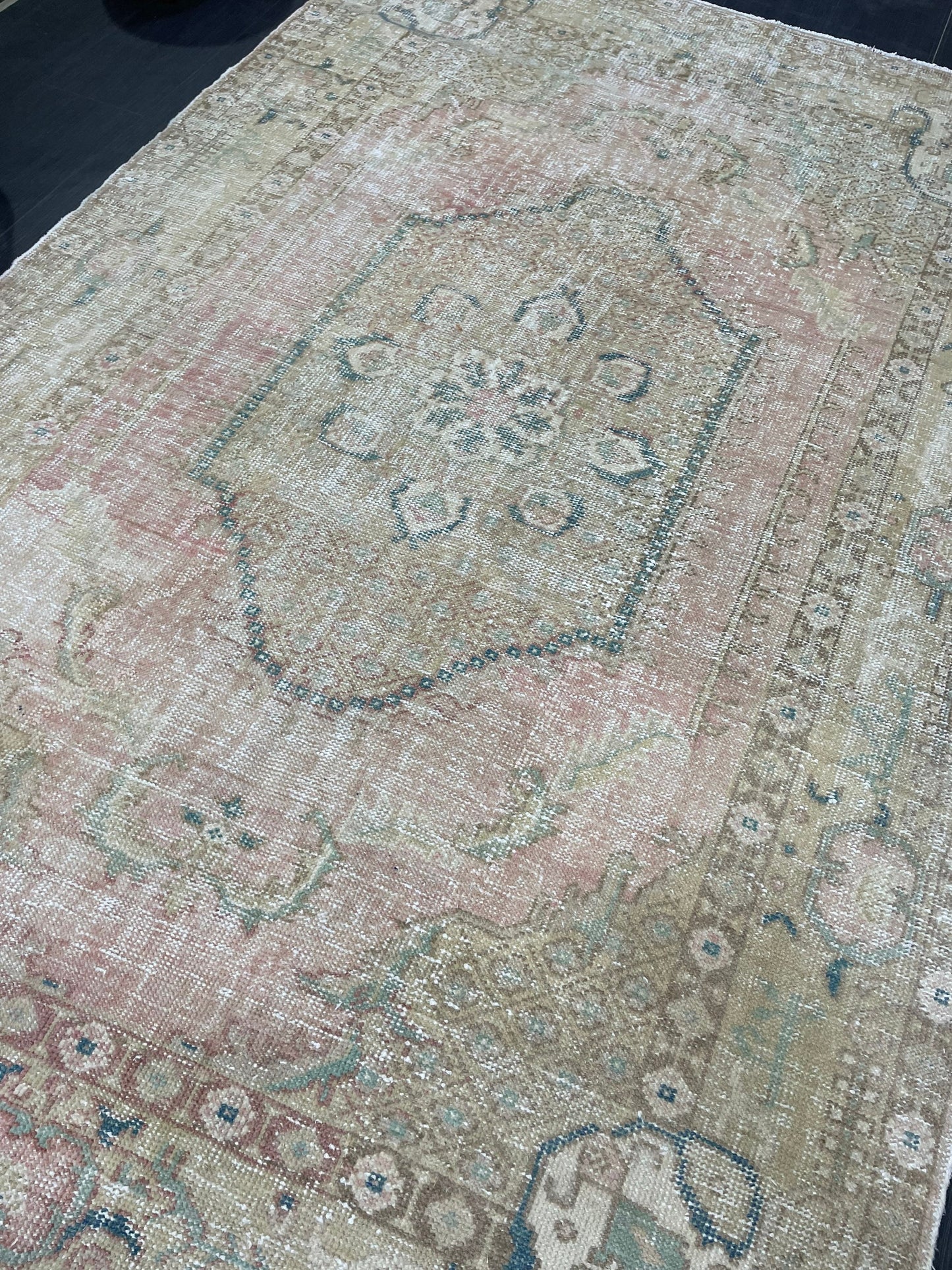 Antique Distressed Rug, TURKISH 6x 9.3 Rug, Hand Knotted Rug, Light Pink Vintage Rug, Wool Oushak Rug Handmade Rug,