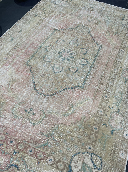 Antique Distressed Rug, TURKISH 6x 9.3 Rug, Hand Knotted Rug, Light Pink Vintage Rug, Wool Oushak Rug Handmade Rug,