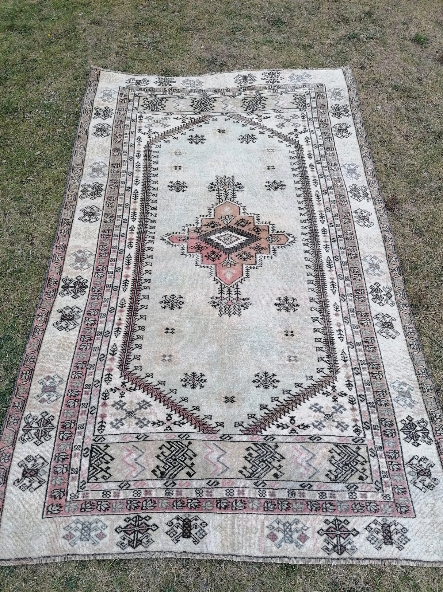 Vintage turkish rug, oushak vintage rug, kitchen rug, wool rug. hand made rug, are rug, 4'5x7'2 feet