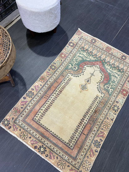 Vintage Turkish Rug, Fine Hand Knotted Rug, 2.5 x 3.10 Living Room Rug, Bathroom Rug, Vanity Rug, Vintage Oushak Rug, Wool Vintage Rugs,