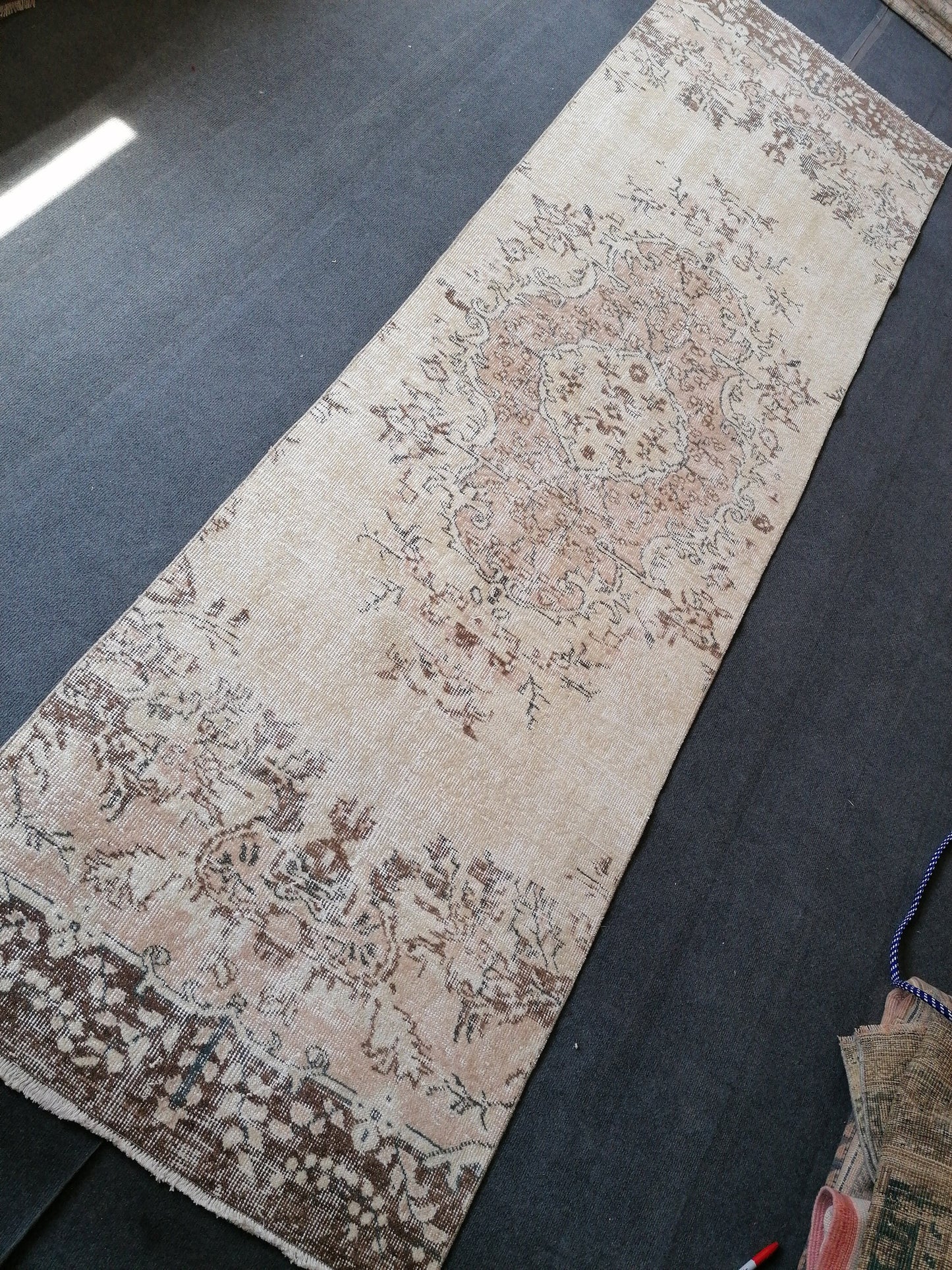 3x9'9 runner rug, vintage runner rug , vintage oushak rug, oushak runner, turkish runner rug, kitchen runner rug, bohemian rug