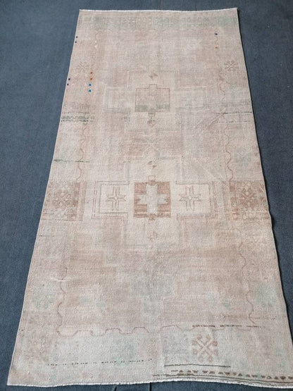 Neatural oushak wool rug, faded vintage rug, hand made rug 3'11x7'8 feet