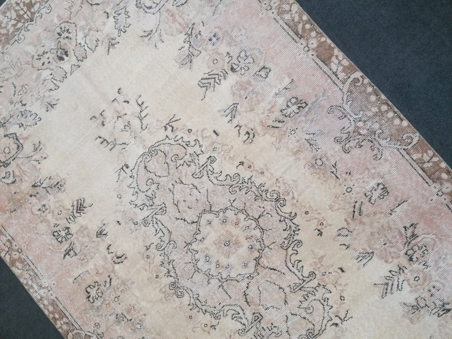 Large turkısh rug 9x5'5 faded vıntage rug, oushak vıntage turkısh rug, anatolian hand made rug,wool rug