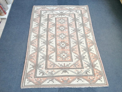 Vintage handmade wool rug 5'5x7'4 turkish rug, bohemian rug, living room rug, bedroom vintage rug, oushak rug