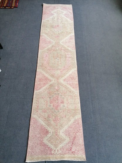 Vintage runner rug,oushak runner rug, 2’6x11,anatolian rug