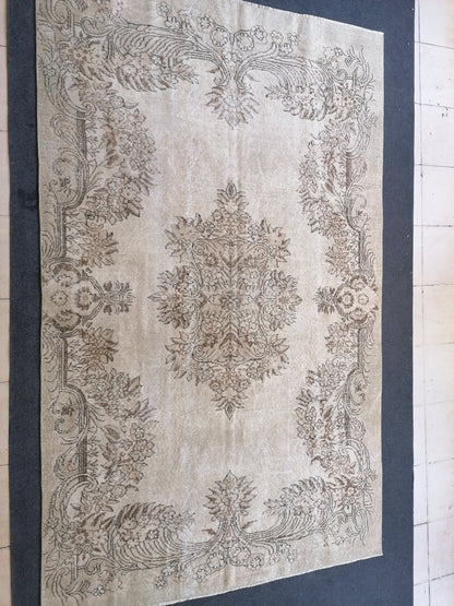5.7 x 9 Large muted rug  vintage turkish rug, faded oushak vintage rug, kitchen rug, vintage anatolian rug, unique handmade